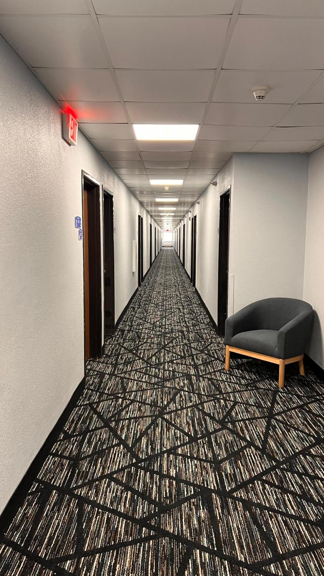 Blisspoint Inn & Suites, Northwood ภายนอก รูปภาพ
